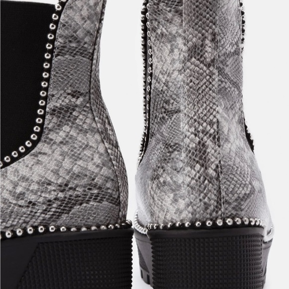 Womens Slip on Snake Print Platform Boots - Picture 2 of 5